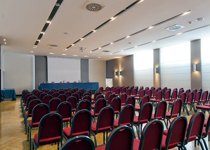 Nh 4* ترييستي