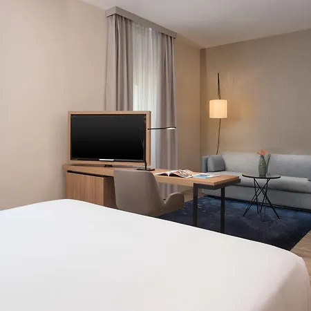 Hotel Nh 4*