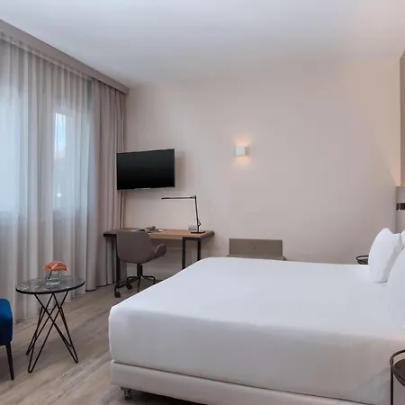 Hotel Nh 4*
