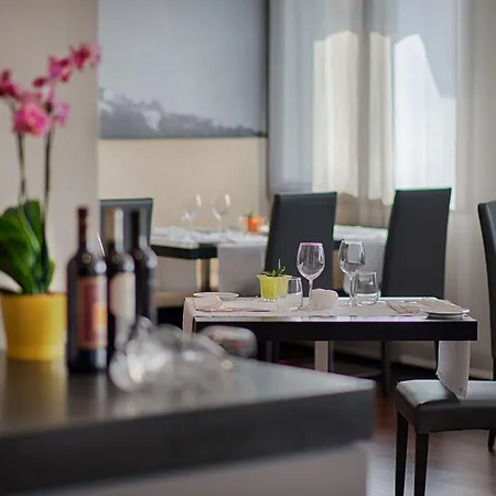 酒店 Nh特里斯特酒店 4*