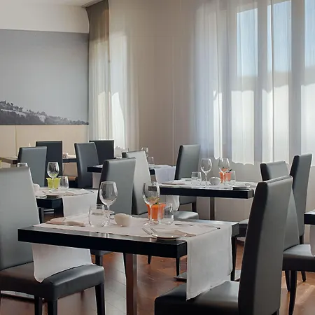 Отель Nh Триест