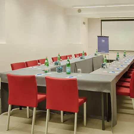 Nh特里斯特酒店 酒店