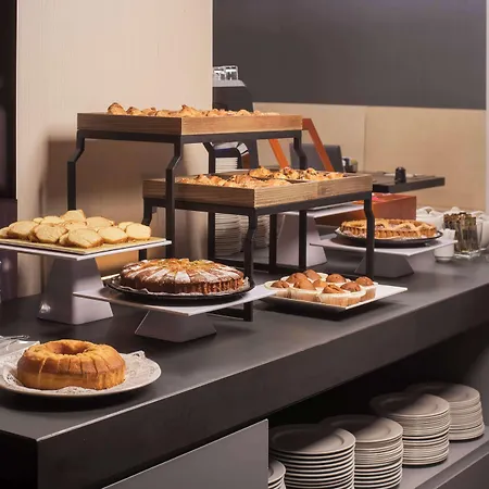 Nh特里斯特酒店 酒店