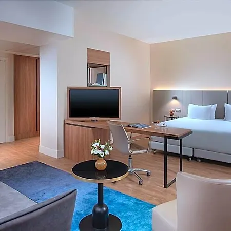 Hotel Nh 4*