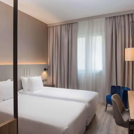 Hotel Nh 4*