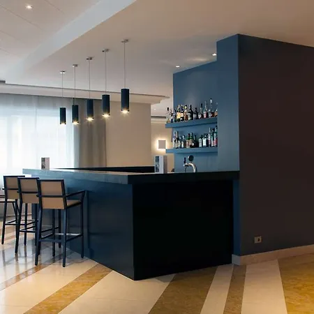 酒店 Nh特里斯特酒店